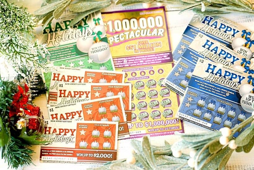 Share some lottery luck with your dinner guests this holiday season. These easy NJ Lottery Ticket DIY Christmas Napkin holders are a fun way to decorate your holiday dinner table.