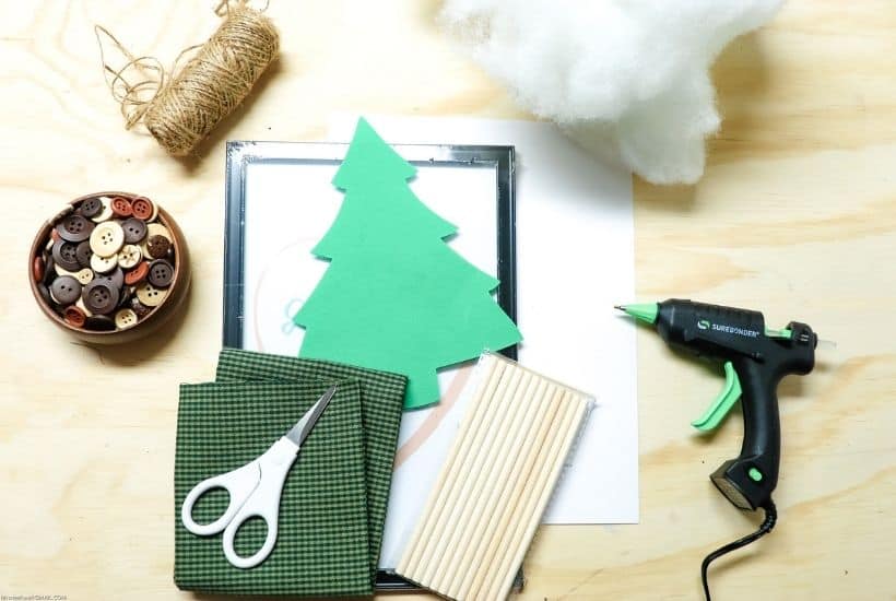 Add a rustic touch to your DIY Christmas decor. This no-sew Farmhouse style Blessed Christmas Tree Sign is an easy Cricut craft.
