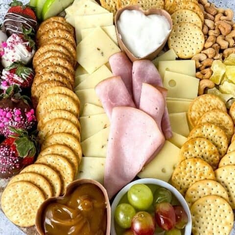 https://thefarmgirlgabs.com/wp-content/uploads/2021/02/Charcuterie-Board-feature-1-480x480.jpg