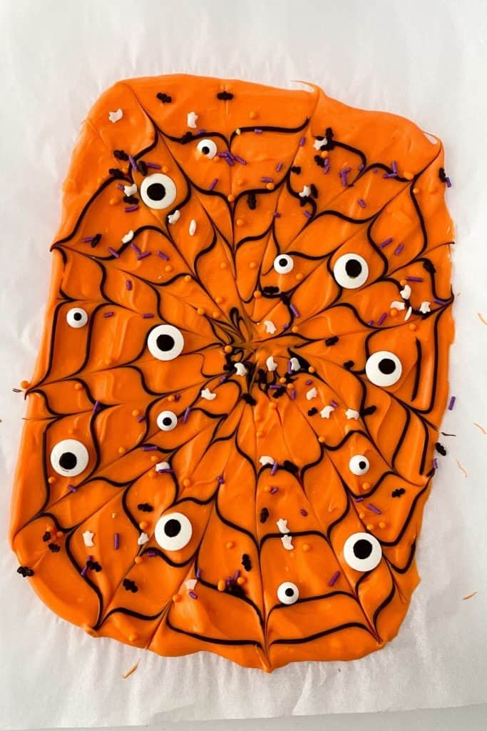 Easy Halloween Bark - Fun Halloween treat idea