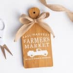 Fall is finally here, which means that all of those fun fall crafts are finally here. One craft that anyone would love to do this fall is this fall farmers' market cutting board.