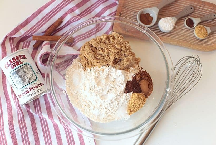 Easy, simple and perfect for the holiday season. These Gingerbread Streusel Muffins are a perfect easy muffin recipe to celebrate the upcoming holiday season. This easy muffin recipe is a delicious grab-and-go breakfast or snack idea.