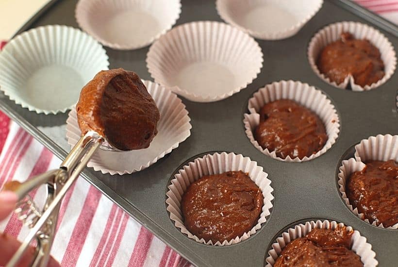 Easy, simple and perfect for the holiday season. These Gingerbread Streusel Muffins are a perfect easy muffin recipe to celebrate the upcoming holiday season. This easy muffin recipe is a delicious grab-and-go breakfast or snack idea.