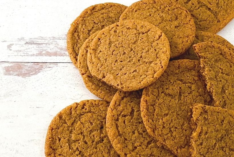 Prepare zesty and fresh-baked treats to eat during the holiday season with this recipe for Gingersnap Cookies. The recipe is simple enough and will leave you with the tastiest cookies to enjoy.