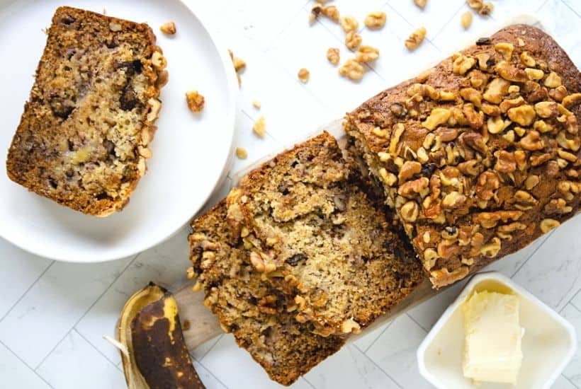 If you love the tastes of Starbucks’ fresh and delicious baked sweetbreads, you need to try this incredible Copycat Starbucks Banana Bread recipe. This easy quick bread recipe is not difficult to make, leaving you with a deliciously sweet treat to enjoy. Try this best banana bread recipe for an easy snack idea. I also share my tips for making the best banana bread.