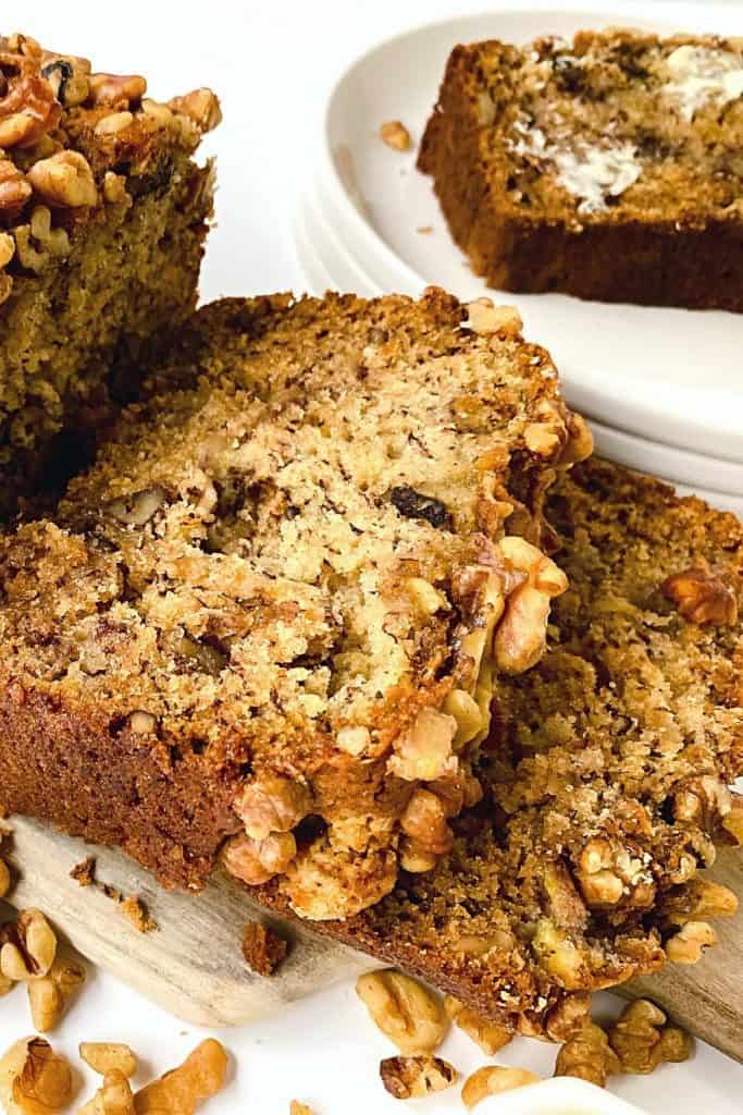 If you love the tastes of Starbucks’ fresh and delicious baked sweetbreads, you need to try this incredible Copycat Starbucks Banana Bread recipe. This easy quick bread recipe is not difficult to make, leaving you with a deliciously sweet treat to enjoy. Try this best banana bread recipe for an easy snack idea. I also share my tips for making the best banana bread.