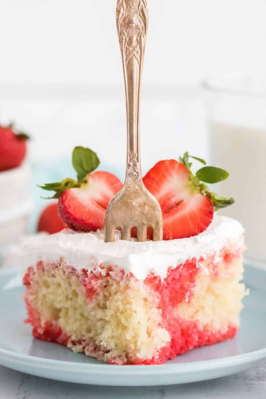 Enjoy a slice of a sweet, light, and refreshing dessert with this Strawberry Poke Cake recipe. It’s the perfect cake to make for any occasion, whether you’re hosting family and friends or craving something sweet.