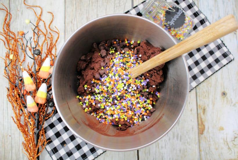 Get ready to watch the sequel of Hocus Pocus while feasting on these flavorful Hocus Pocus Spooky Cookies. They’re fun to prepare, bake with ease, and taste amazing! This Halloween Cookie recipe is perfect to enjoy while watching the Sanderson Sisters. These Hocus Pocus Spooky Cookies are perfectly spooky and delicious. If you need a new cookie recipe for Halloween, make these!