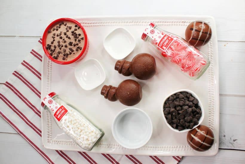 Gather everything you could possibly need to prepare the most flavorful cup of hot cocoa with this festive Hot Cocoa Board. It’s perfect for hosting friends and family for the holiday season!