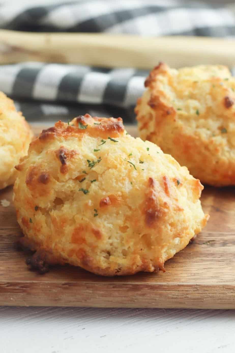 Copycat Red Lobster Cheddar Bay Biscuits The Farm Girl Gabs®