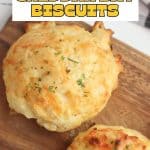The next time you’re craving those cheesy biscuits from the popular seafood chain, ditch the trip to the restaurant and prepare these Copycat Red Lobster Cheddar Bay Biscuits instead. They’re easy, cheesy, and absolutely delicious! These Copycat Red Lobster Cheddar Bay Biscuits are more than delicious, they are scrumptious. You can make them right at home.