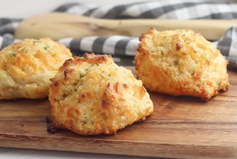 Bisquick Cheddar Bay Biscuits - Copycat Red Lobster Biscuit Recipe