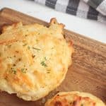 The next time you’re craving those cheesy biscuits from the popular seafood chain, ditch the trip to the restaurant and prepare these Copycat Red Lobster Cheddar Bay Biscuits instead. They’re easy, cheesy, and absolutely delicious! These Copycat Red Lobster Cheddar Bay Biscuits are more than delicious, they are scrumptious. You can make them right at home.