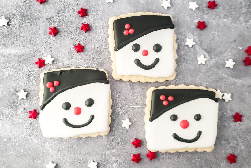 Give the gift of something cute and delicious this holiday season with these incredible Snowman Cookies. Not only will loved ones enjoy the adorable snowman faces, but they will also love the taste of these fresh, flavorful Christmas cookies.