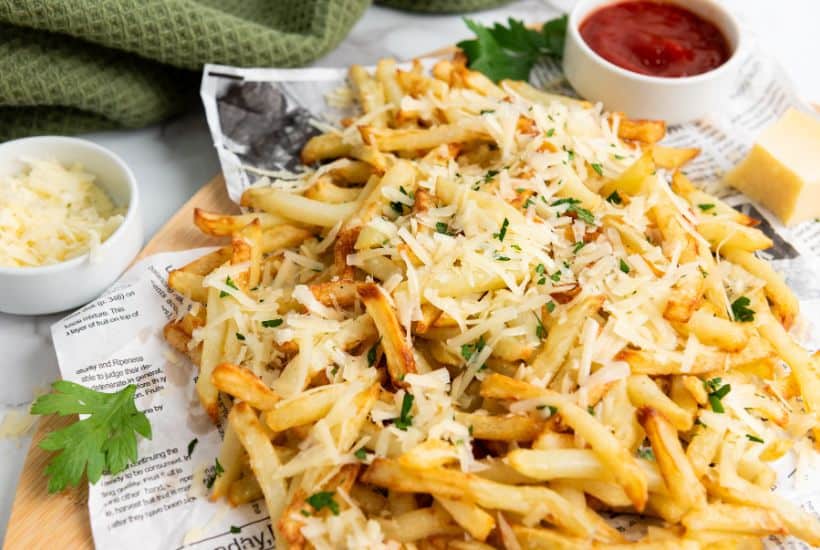 https://thefarmgirlgabs.com/wp-content/uploads/2024/01/Air-Fryer-Parmesan-Truffle-Fries-2.jpg