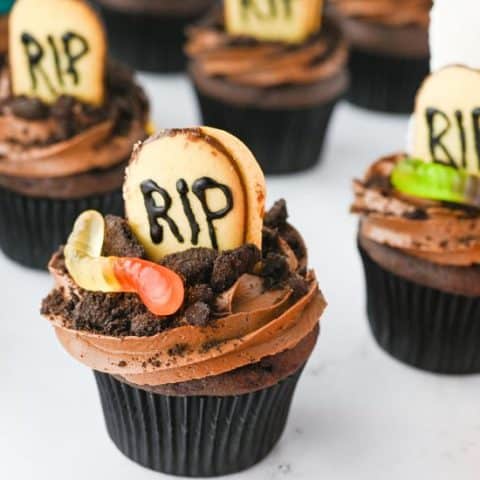 Halloween Graveyard Cupcakes - The Farm Girl Gabs®