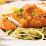 Crispy, golden-brown chicken with a zing of lemon zest and a hint of garlic? Yes, please! This Crispy Lemon Garlic Chicken with Spaghetti is the perfect combination of comfort food and fresh, zesty flavors. It’s a dish that comes together in just 30 minutes of cooking time, making it an easy weeknight dinner that still feels extra special.
